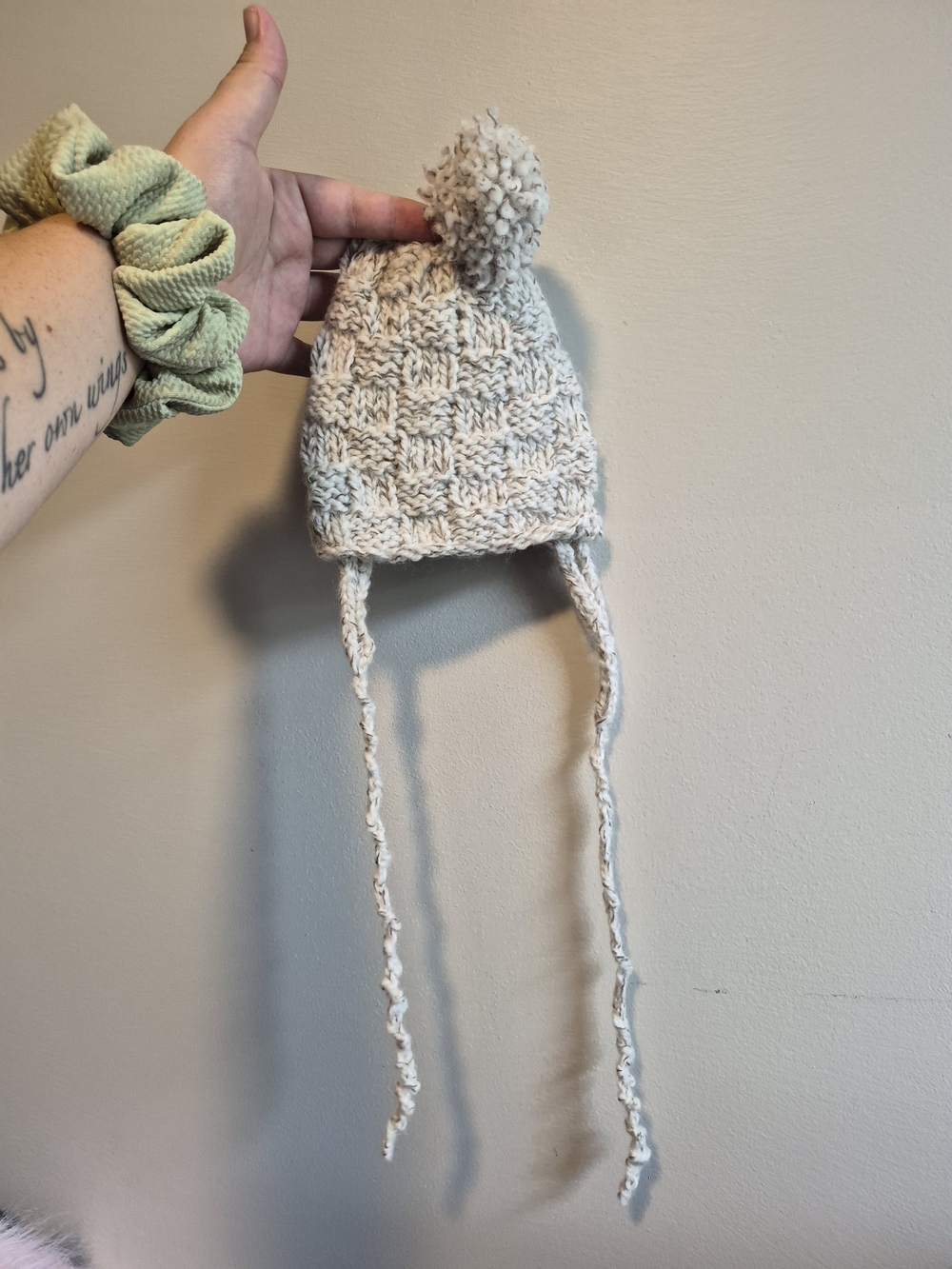 Handmade 6/12m Infant Cream Knit Pom-Pom Hat With Chin Strap